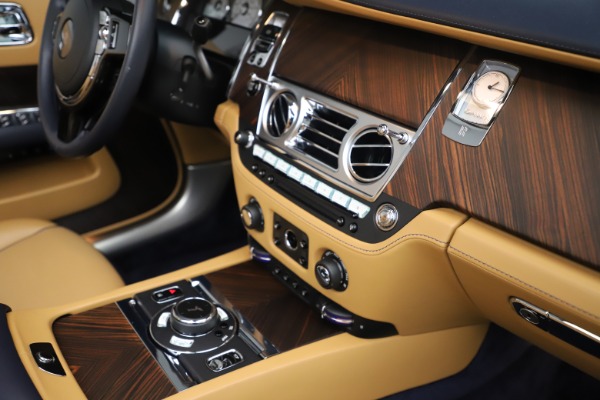 Used 2017 Rolls-Royce Dawn for sale $265,900 at Aston Martin of Greenwich in Greenwich CT 06830 25