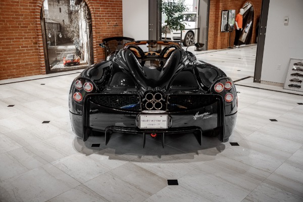 Used 2017 Pagani Huayra Roadster Roadster for sale Sold at Aston Martin of Greenwich in Greenwich CT 06830 5