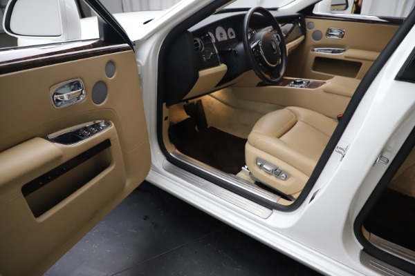 Used 2015 Rolls-Royce Ghost for sale Sold at Aston Martin of Greenwich in Greenwich CT 06830 23