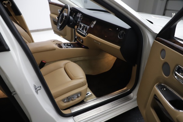 Used 2015 Rolls-Royce Ghost for sale Sold at Aston Martin of Greenwich in Greenwich CT 06830 24