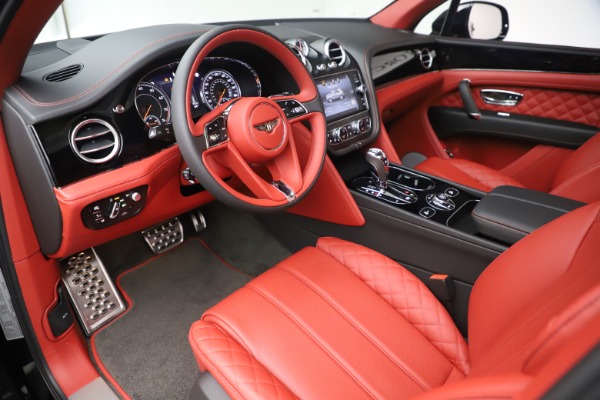 Used 2020 Bentley Bentayga V8 for sale $154,900 at Aston Martin of Greenwich in Greenwich CT 06830 18