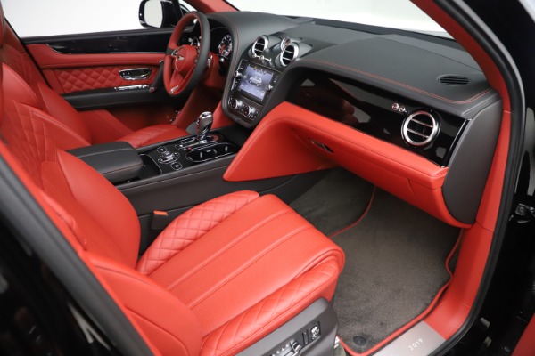 Used 2020 Bentley Bentayga V8 for sale $154,900 at Aston Martin of Greenwich in Greenwich CT 06830 24