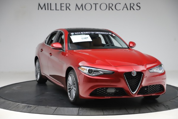 New 2019 Alfa Romeo Giulia Ti Lusso Q4 for sale Sold at Aston Martin of Greenwich in Greenwich CT 06830 11