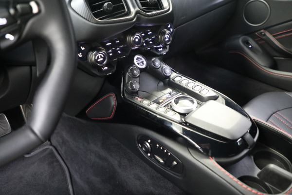 New 2020 Aston Martin Vantage Coupe for sale $195,089 at Aston Martin of Greenwich in Greenwich CT 06830 17