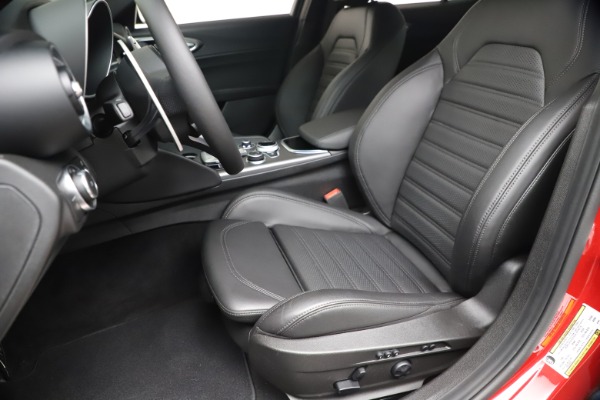 New 2020 Alfa Romeo Giulia Ti Sport Q4 for sale $56,690 at Aston Martin of Greenwich in Greenwich CT 06830 15