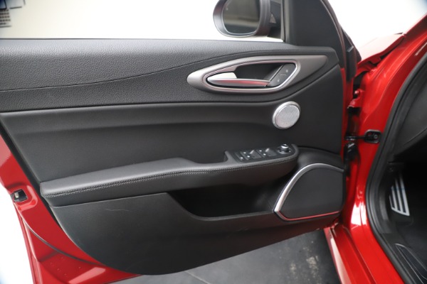 New 2020 Alfa Romeo Giulia Ti Sport Q4 for sale $56,690 at Aston Martin of Greenwich in Greenwich CT 06830 17