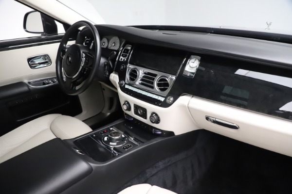 Used 2016 Rolls-Royce Ghost for sale Sold at Aston Martin of Greenwich in Greenwich CT 06830 18