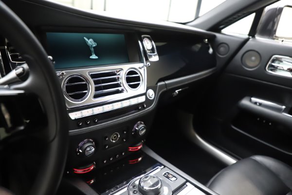Used 2014 Rolls-Royce Wraith for sale $169,900 at Aston Martin of Greenwich in Greenwich CT 06830 18