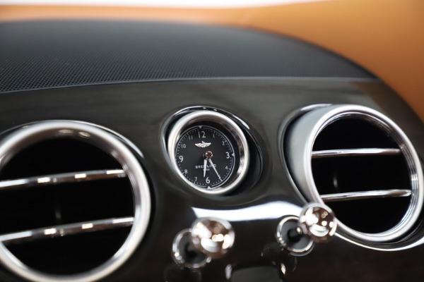Used 2016 Bentley Flying Spur V8 for sale $114,900 at Aston Martin of Greenwich in Greenwich CT 06830 21