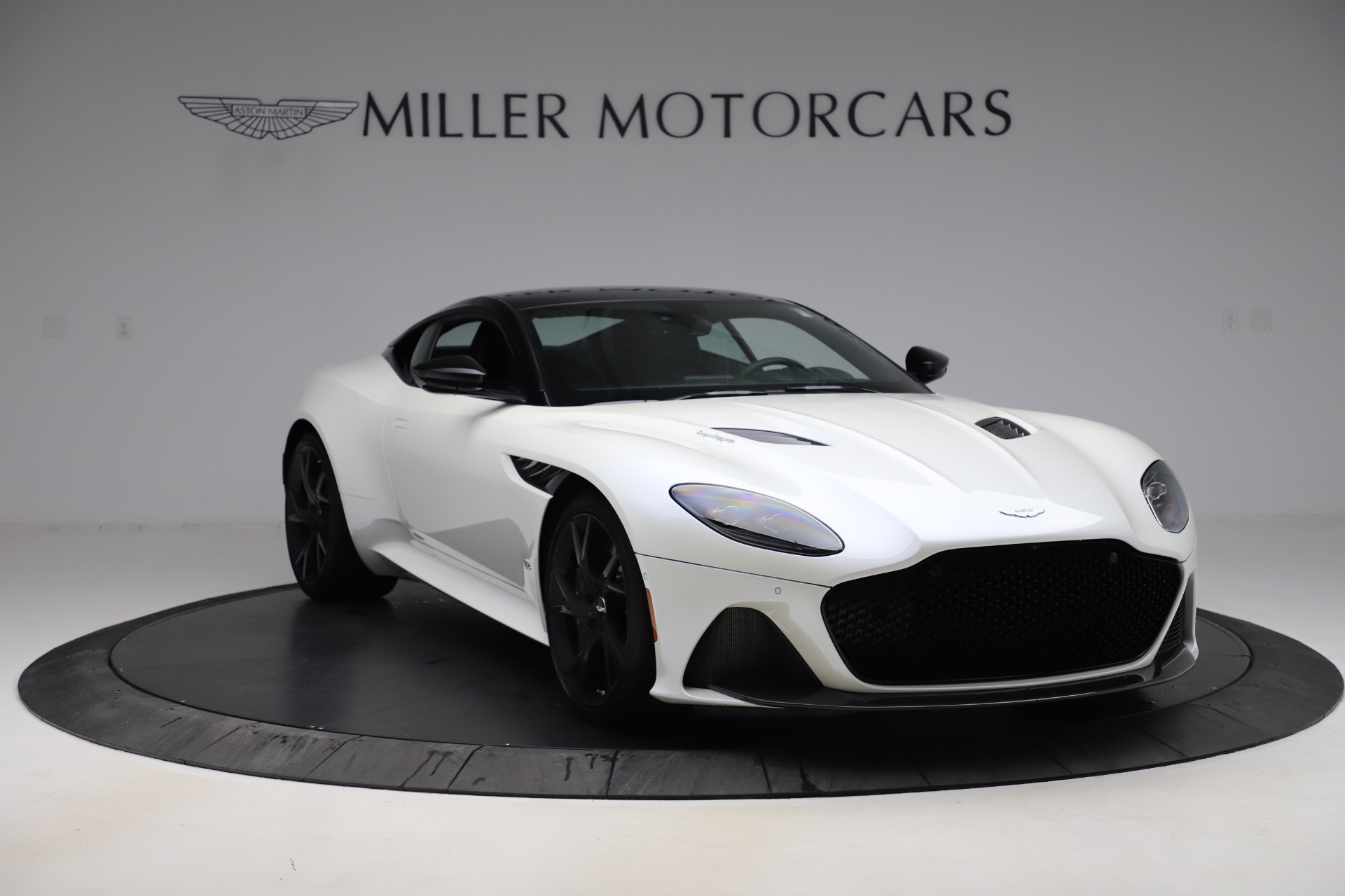 Side View of New 2019 Aston Martin DBS Superleggera