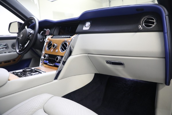 Used 2019 Rolls-Royce Cullinan for sale $276,900 at Aston Martin of Greenwich in Greenwich CT 06830 19