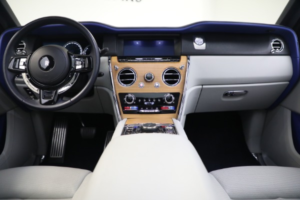Used 2019 Rolls-Royce Cullinan for sale $299,900 at Aston Martin of Greenwich in Greenwich CT 06830 4