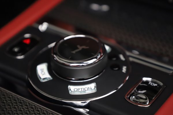 Used 2019 Rolls-Royce Dawn Black Badge for sale $355,900 at Aston Martin of Greenwich in Greenwich CT 06830 26