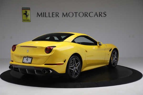 Used 2015 Ferrari California T for sale Sold at Aston Martin of Greenwich in Greenwich CT 06830 16