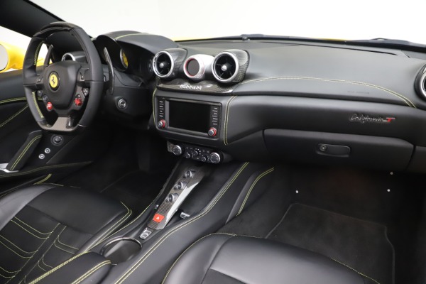Used 2015 Ferrari California T for sale Sold at Aston Martin of Greenwich in Greenwich CT 06830 24