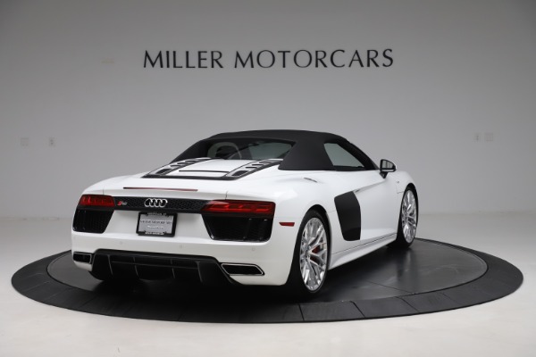 Used 2017 Audi R8 5.2 quattro V10 Spyder for sale Sold at Aston Martin of Greenwich in Greenwich CT 06830 16