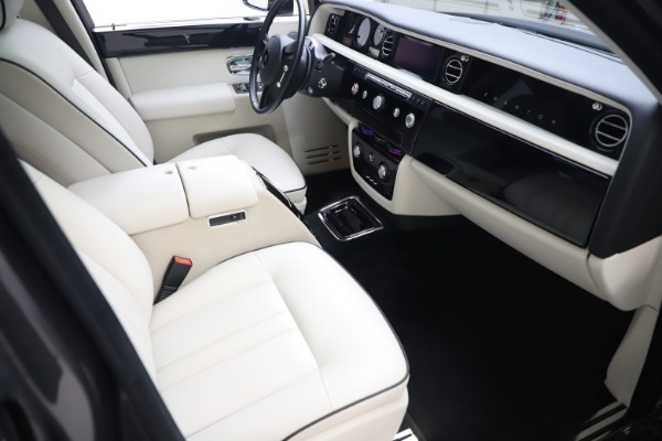 Used 2013 Rolls-Royce Phantom for sale Sold at Aston Martin of Greenwich in Greenwich CT 06830 16