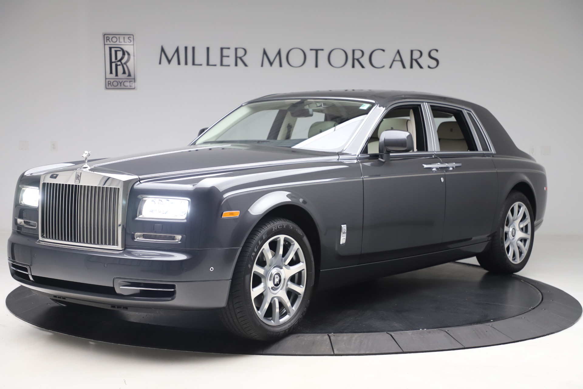 Used 2013 Rolls-Royce Phantom for sale Sold at Aston Martin of Greenwich in Greenwich CT 06830 1