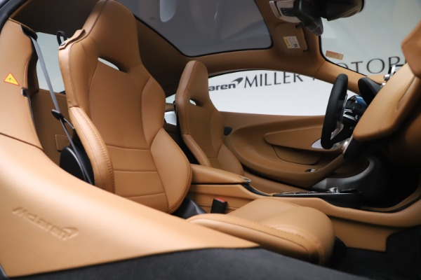 Used 2020 McLaren GT Luxe for sale Sold at Aston Martin of Greenwich in Greenwich CT 06830 19