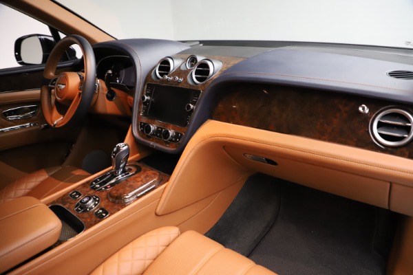 Used 2017 Bentley Bentayga W12 for sale Sold at Aston Martin of Greenwich in Greenwich CT 06830 18
