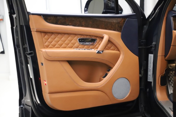 Used 2017 Bentley Bentayga W12 for sale Sold at Aston Martin of Greenwich in Greenwich CT 06830 25