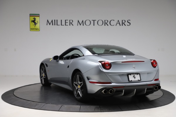 Used 2016 Ferrari California T for sale Sold at Aston Martin of Greenwich in Greenwich CT 06830 17