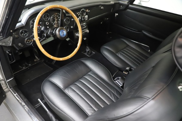 Used 1964 Aston Martin DB5 for sale Sold at Aston Martin of Greenwich in Greenwich CT 06830 15