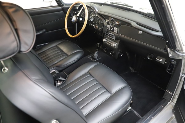 Used 1964 Aston Martin DB5 for sale Sold at Aston Martin of Greenwich in Greenwich CT 06830 24