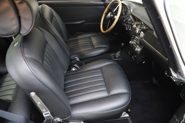 Used 1964 Aston Martin DB5 for sale Sold at Aston Martin of Greenwich in Greenwich CT 06830 25