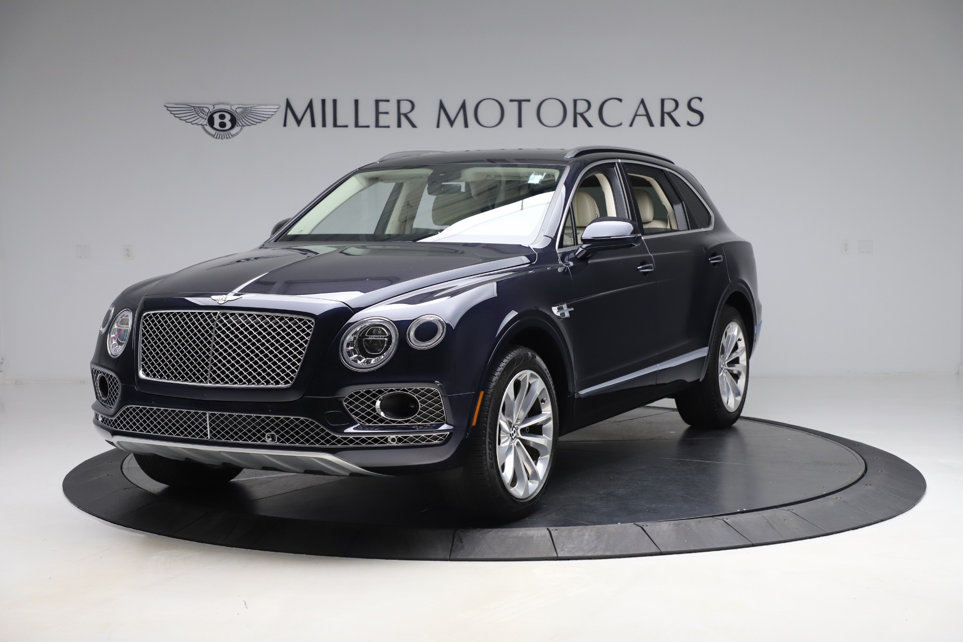 Used 2017 Bentley Bentayga W12 for sale Sold at Aston Martin of Greenwich in Greenwich CT 06830 1