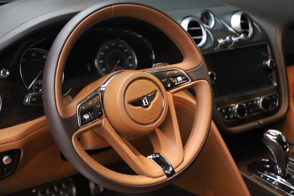 Used 2017 Bentley Bentayga W12 for sale $139,900 at Aston Martin of Greenwich in Greenwich CT 06830 18