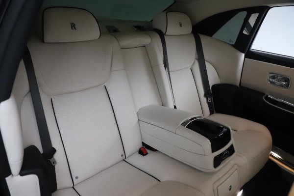 Used 2015 Rolls-Royce Ghost for sale $159,900 at Aston Martin of Greenwich in Greenwich CT 06830 15