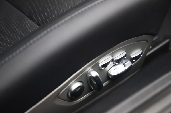 Used 2015 Porsche 911 Turbo for sale $123,900 at Aston Martin of Greenwich in Greenwich CT 06830 24
