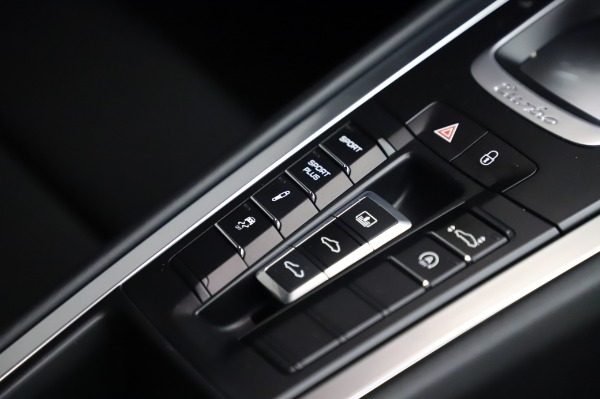 Used 2015 Porsche 911 Turbo for sale $123,900 at Aston Martin of Greenwich in Greenwich CT 06830 28