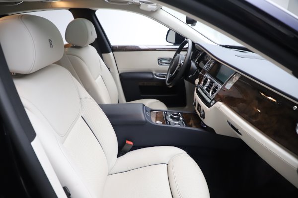 Used 2016 Rolls-Royce Ghost for sale $173,900 at Aston Martin of Greenwich in Greenwich CT 06830 13