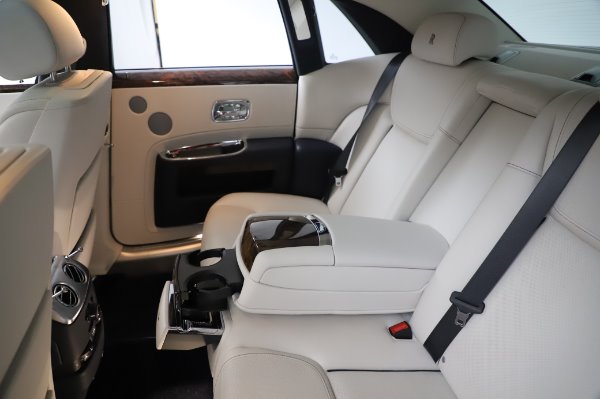 Used 2016 Rolls-Royce Ghost for sale $173,900 at Aston Martin of Greenwich in Greenwich CT 06830 18
