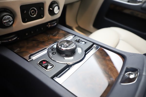 Used 2016 Rolls-Royce Ghost for sale $173,900 at Aston Martin of Greenwich in Greenwich CT 06830 20