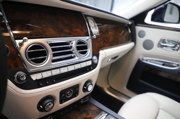 Used 2016 Rolls-Royce Ghost for sale $173,900 at Aston Martin of Greenwich in Greenwich CT 06830 22