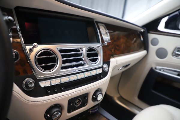 Used 2016 Rolls-Royce Ghost for sale $173,900 at Aston Martin of Greenwich in Greenwich CT 06830 23