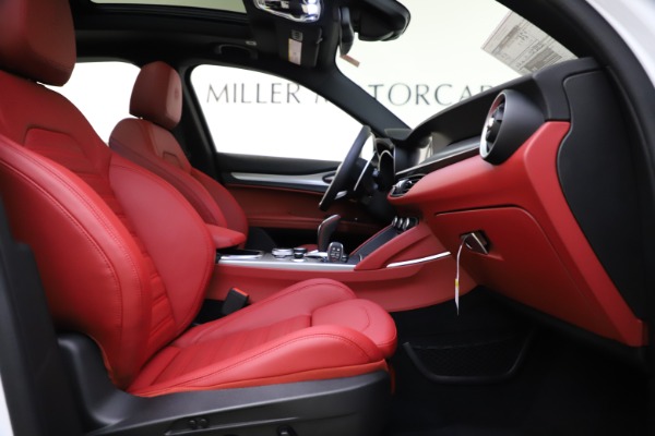 New 2020 Alfa Romeo Stelvio Ti Sport Q4 for sale Sold at Aston Martin of Greenwich in Greenwich CT 06830 25