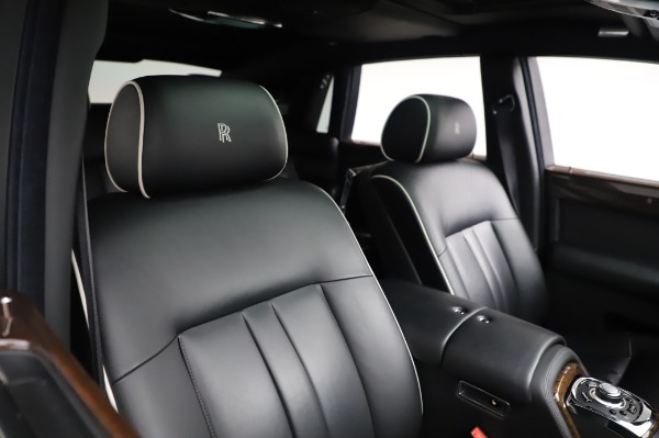 Used 2014 Rolls-Royce Phantom for sale Sold at Aston Martin of Greenwich in Greenwich CT 06830 13