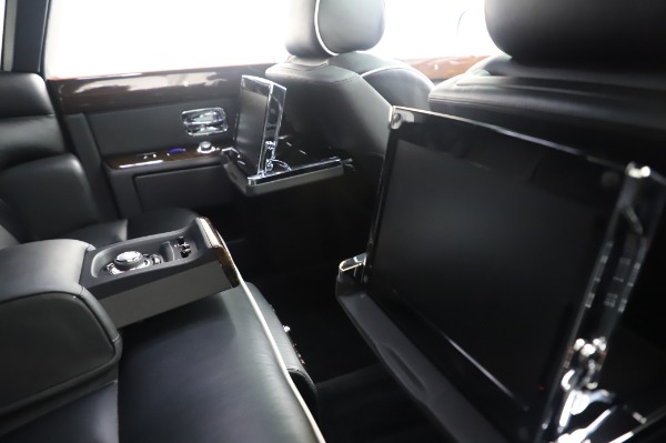 Used 2014 Rolls-Royce Phantom for sale Sold at Aston Martin of Greenwich in Greenwich CT 06830 18