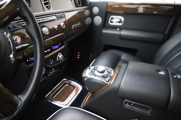 Used 2014 Rolls-Royce Phantom for sale Sold at Aston Martin of Greenwich in Greenwich CT 06830 21