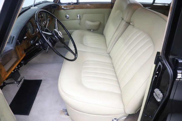 Used 1965 Rolls-Royce Silver Cloud III for sale Sold at Aston Martin of Greenwich in Greenwich CT 06830 16