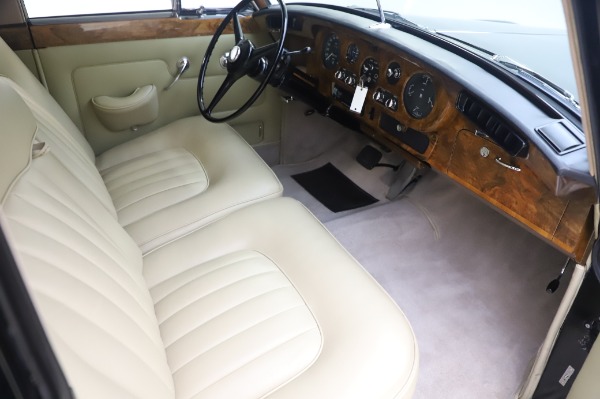 Used 1965 Rolls-Royce Silver Cloud III for sale Sold at Aston Martin of Greenwich in Greenwich CT 06830 23