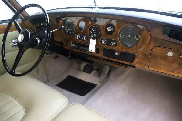 Used 1965 Rolls-Royce Silver Cloud III for sale Sold at Aston Martin of Greenwich in Greenwich CT 06830 25