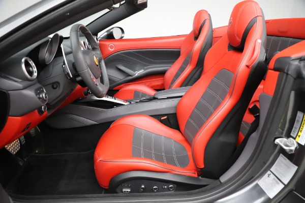 Used 2015 Ferrari California T for sale Sold at Aston Martin of Greenwich in Greenwich CT 06830 26