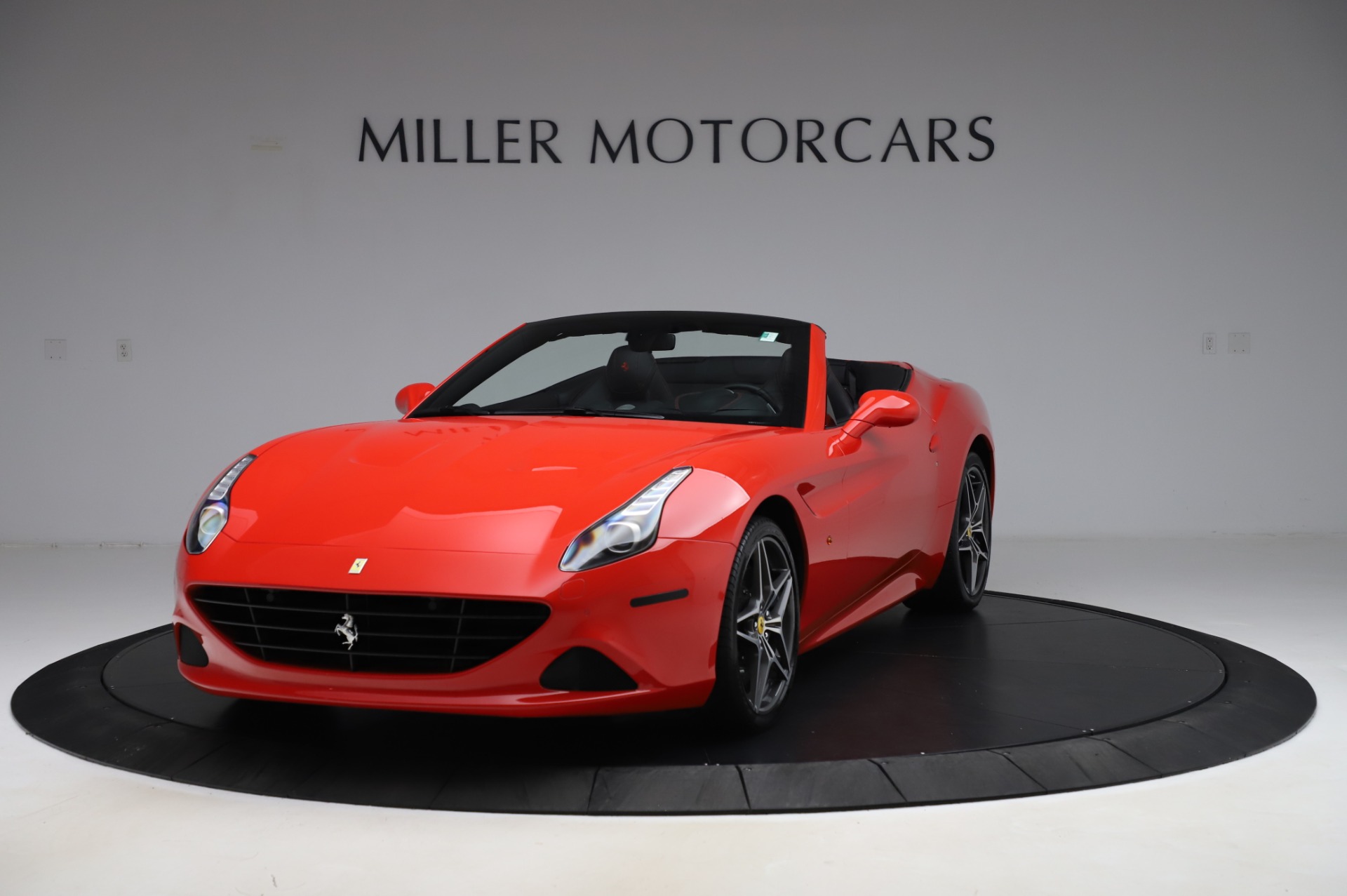 Used 2017 Ferrari California T for sale Sold at Aston Martin of Greenwich in Greenwich CT 06830 1