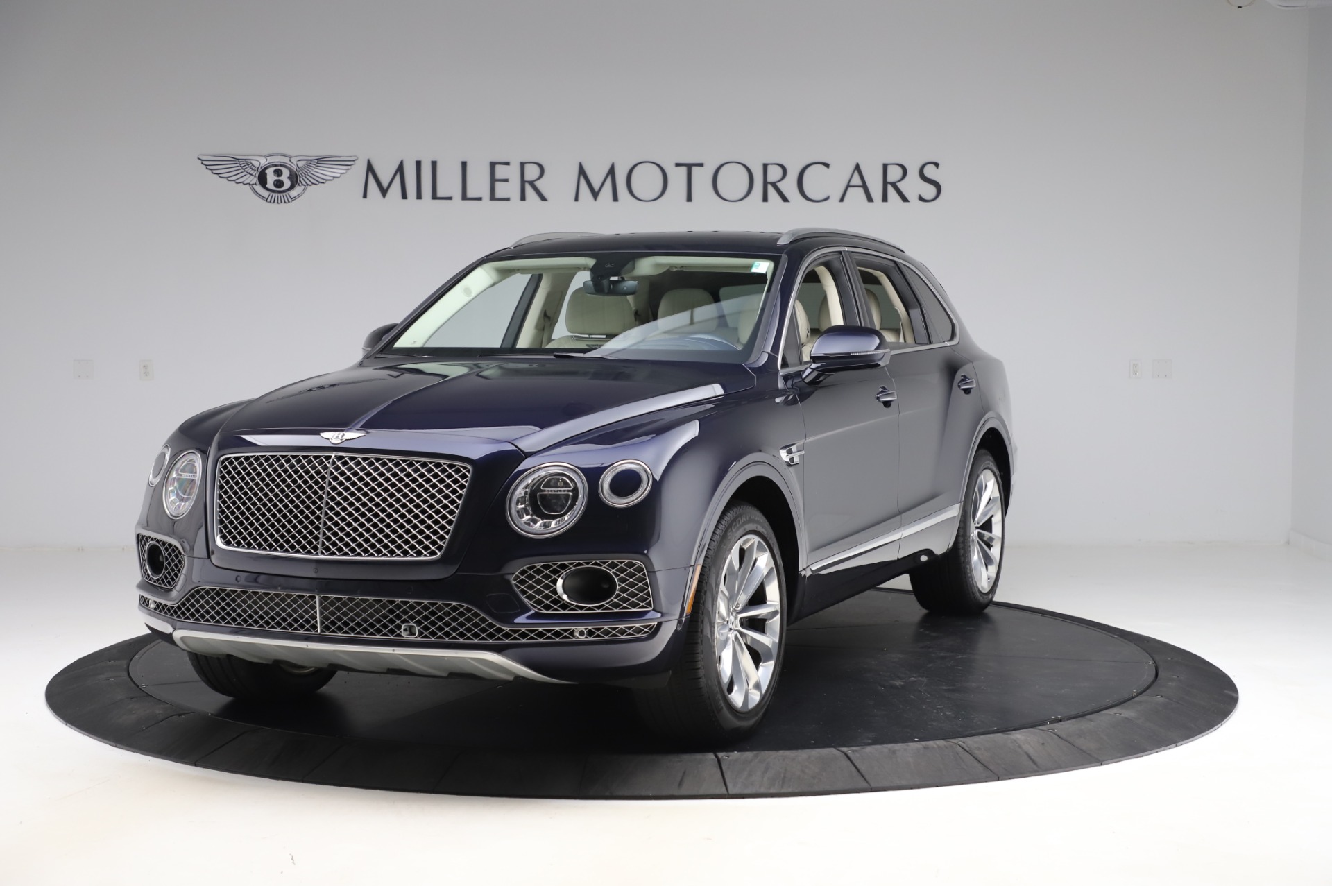 Used 2017 Bentley Bentayga W12 for sale Sold at Aston Martin of Greenwich in Greenwich CT 06830 1