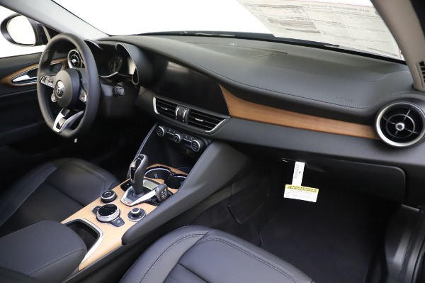 New 2020 Alfa Romeo Giulia Ti Lusso Q4 for sale Sold at Miller Motorcars Aston Martin in Greenwich CT 06830 27